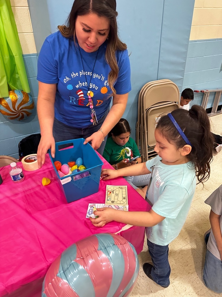 FAMILY READING NIGHT